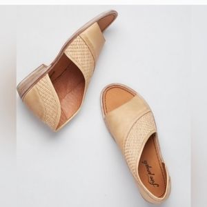 EUC Free people Mont Blanc textured sandal size 37